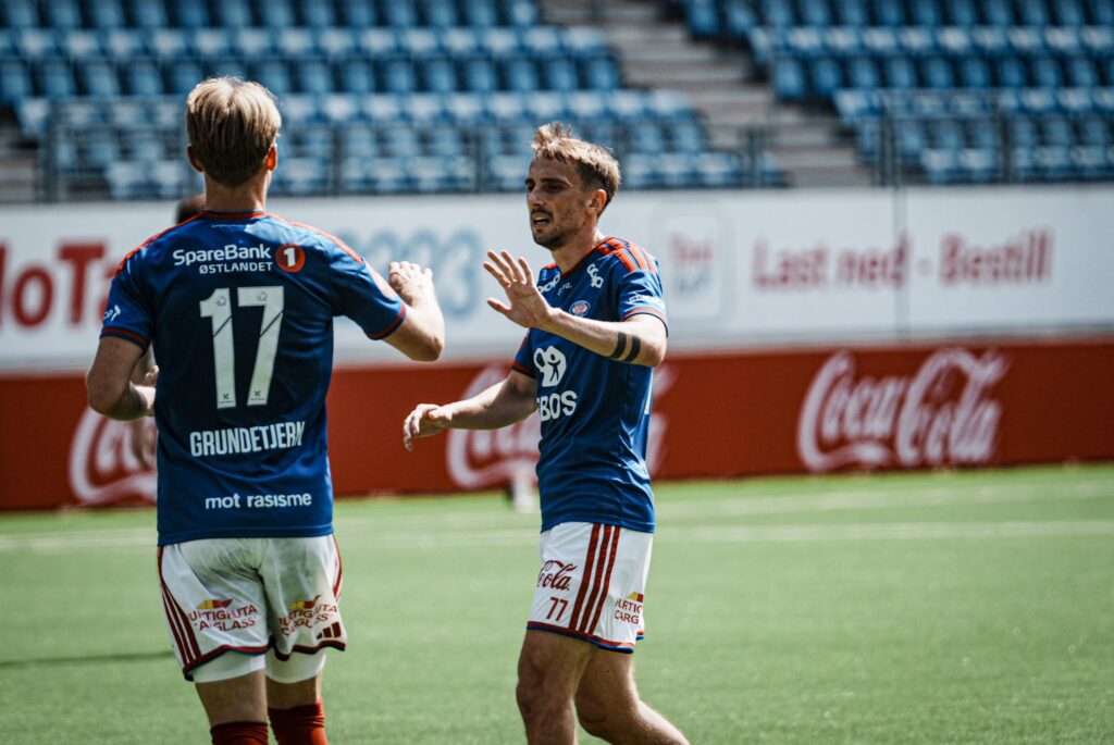 Valerenga ile HamKam, Norveç Eliteserien Ligi'nde Kozlarını Paylaşıyor: 15. Hafta Mücadelesi Cuma Akşamı Bizleri Bekliyor - İddaa Tahmini