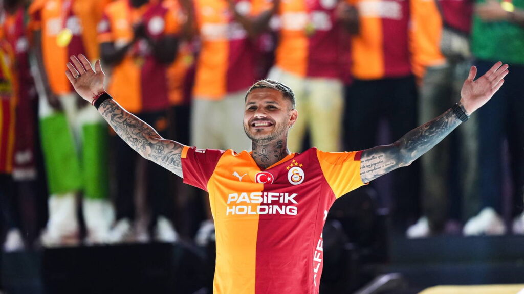 Galatasaray’da Taraftarlar Transfer İstiyor, Yönetim Sessiz! Yıldızlar Ne Zaman İniyor?