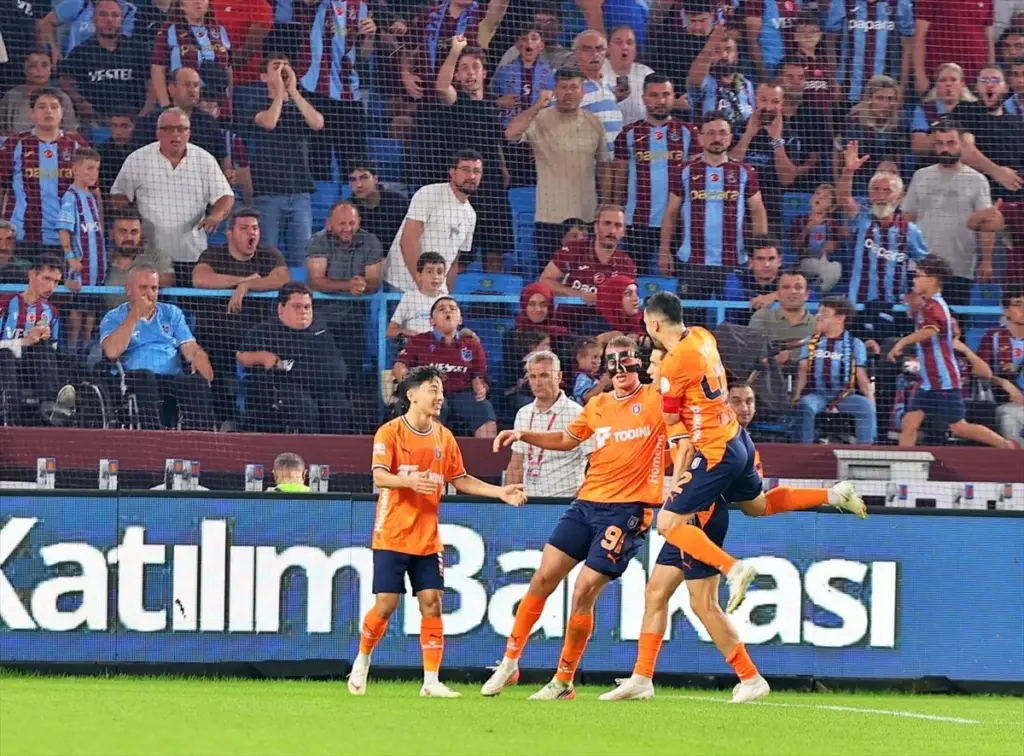 Türkiye Süper Lig'de Heyecan Pazar Gecesi Devam Ediyor: Başakşehir Sahasında Gaziantep FK'ya Karşı Galibiyet Arayacak - İddaa Tahmini