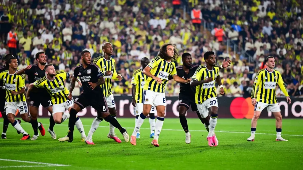 Şampiyonlar Ligi Dönüşü Fenerbahçe'nin Rakibi Konyaspor! Türkiye Süper Ligi'nde İkinci Hafta Heyecanı Devam Ediyor.