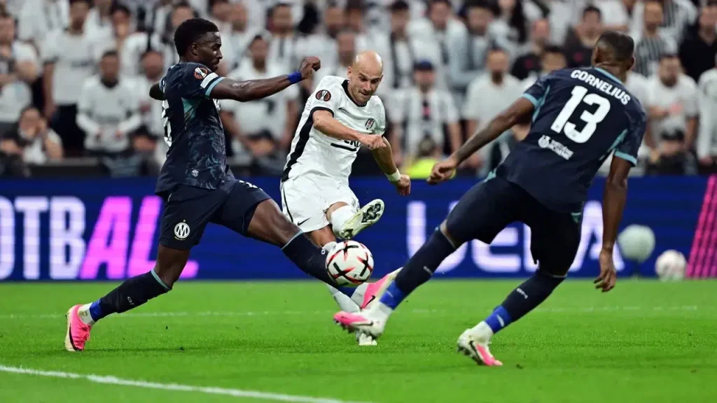 Fransa Ligue 1'de iki Ezeli Rakip Karşı Karşıya Geliyor! Marsilya Muhteşem Taraftarı Önünde PSG'yi Konuk Ediyor - İddaa Tahmini