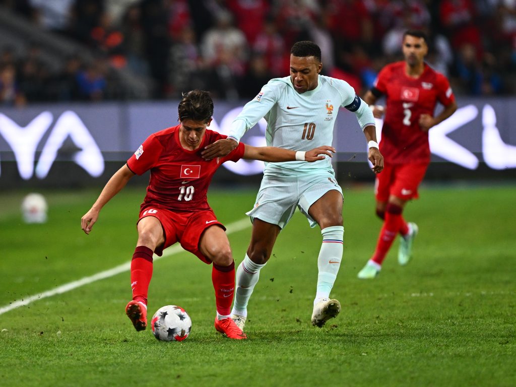 Türkiye’den Gururlandıran Mağlubiyet! Başa Baş Geçen Maçta Fransa’ya Tek Golle Kaybettik.